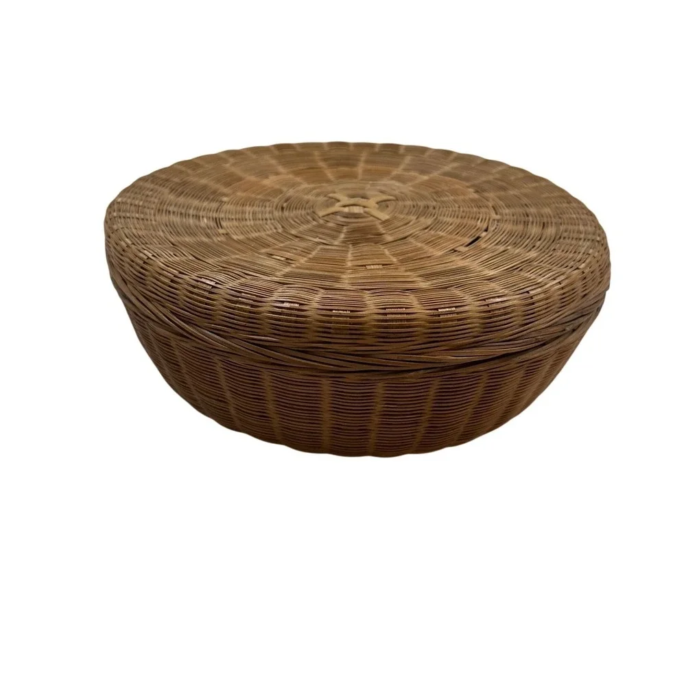 Vintage Handmade Round Woven Wicker Basket Lid Natural Brown Boho Storage 9.5in